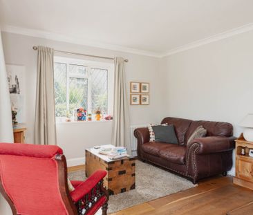 Bramble Walk, Epsom - Photo 3