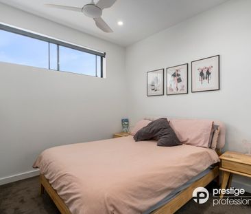 Stunning Modern Townhouse - Photo 5