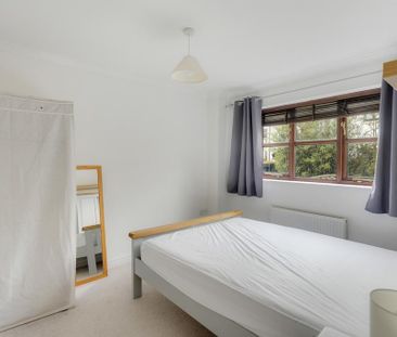 3 bedroom end of terrace house to rent - Photo 3