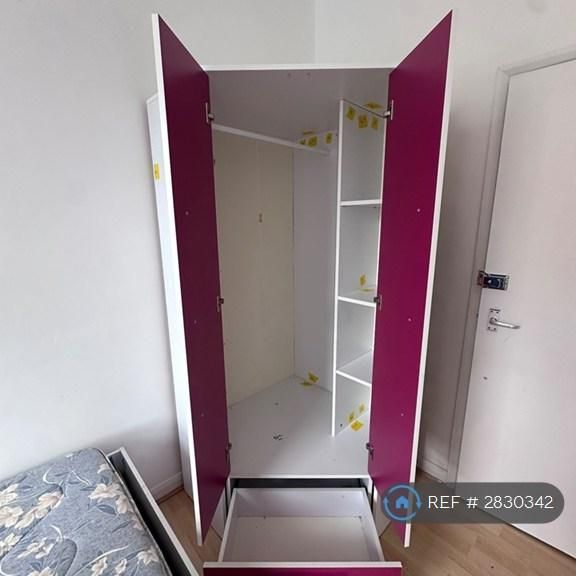 1 bedroom in a flat share to rent - Photo 1