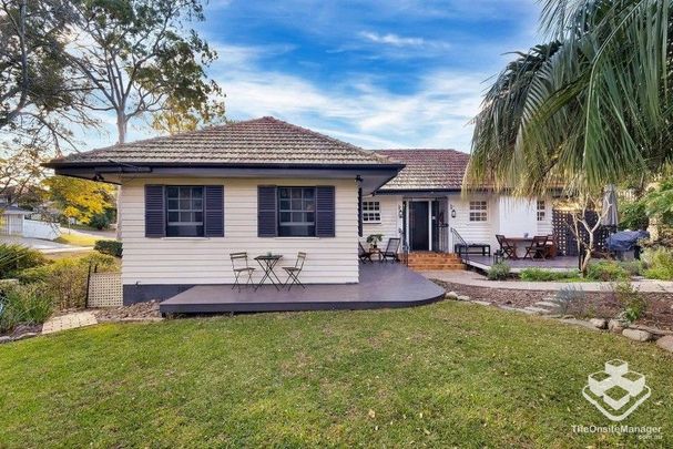 Charming Family Home in the Highly Sought-After St Peters Precinct - Photo 1