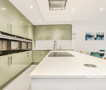 4 bedroom terraced house to rent - Photo 5