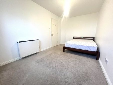 St. Aidans Court, Barking, IG11, Property for rent - Photo 2