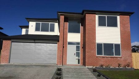 Large Family Home - Photo 3