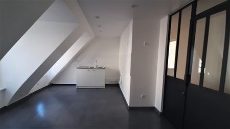 location Appartement T4 DE 121.8m² À PARIS - Photo 5