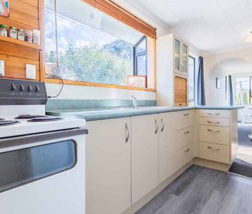 BEACHSIDE LIVING AT ITS BEST: - Photo 4