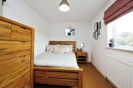2 bedroom terraced house to rent - Photo 4