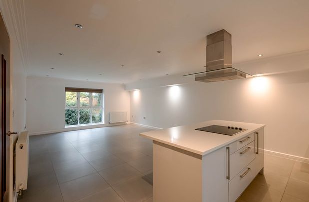 Le Marchant, Townsend Gate, Berkhamsted. - Photo 1