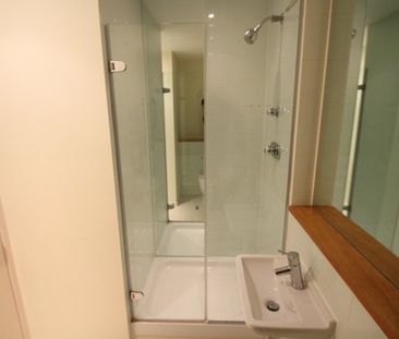 Elvedon Road, Feltham,TW13 - Photo 4