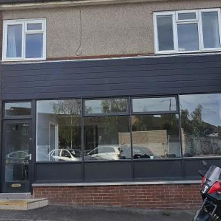 WOW! A simply stunning and spacious apartment right in the centre of Pill and so very convenient for all amenities. With a large bedroom and a lovely kitchen this is certainly a fantastic opportunity. Call NOW to arrange your viewing! - Photo 1