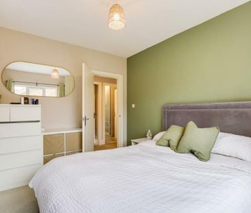 4 Bed Detached House, Bedford Grove, NG6 - Photo 2