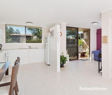 Convenient & Comfortable Living in the Heart of Indooroopilly - Photo 2