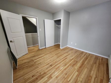 C - 344 Somerset Street E - Photo 4