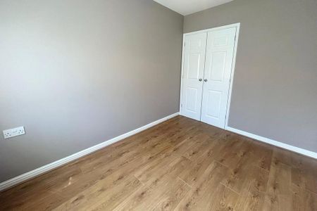 2 bedroom end of terrace house to rent - Photo 4