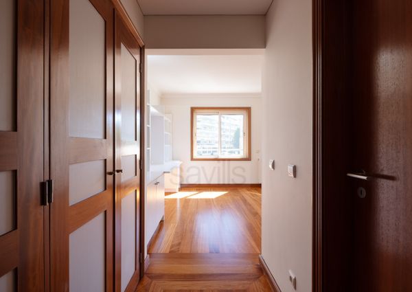 Apartamento T3+1 para arrendar em condomínio fechado na Foz