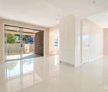 Flawless Residence in Premium Location - Photo 3