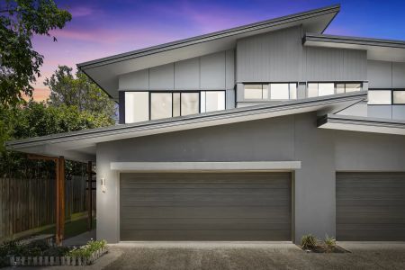 Stylish Townhouse with Exceptional Outdoor Living - Photo 4