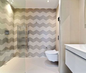 A stunning and bespoke modern home in a secluded, private location. - Photo 1