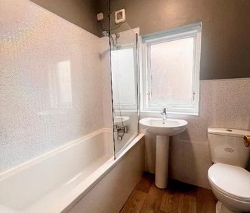 50a Bay Road, Larne, BT40 1DG - Photo 3