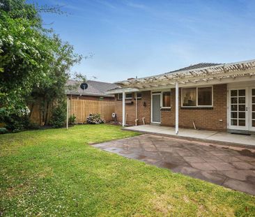 FAMILY HOME | LARGE GARDEN | QUIET LOCATION - Photo 1