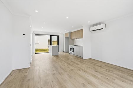 BRAND NEW TOWNHOUSE - Photo 4