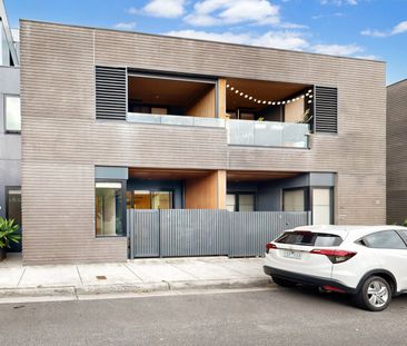 D2/42 Hutchinson Street, Brunswick East VIC 3057 - Photo 2