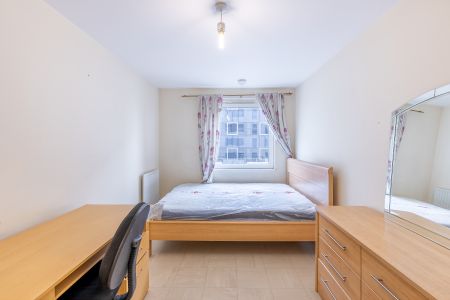 Wilton Road, London, SW1V - Photo 2