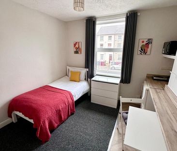 Room in a Shared House, Bedford Road, RG1 - Photo 1