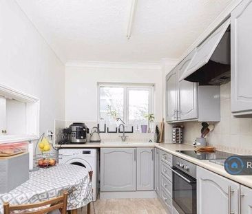 1 bedroom flat to rent - Photo 6