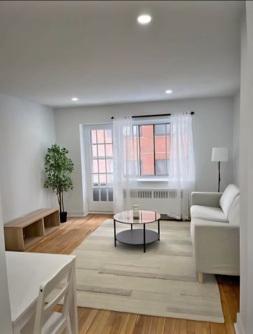 6540 Av. Wilderton, Montréal (Côte-des-Neiges, QC H3S - Photo 2