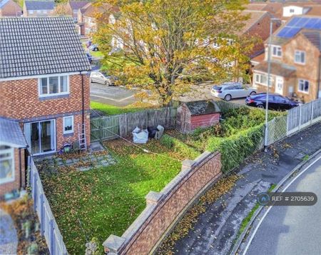 2 bedroom semi-detached house to rent - Photo 5