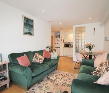 2 bedroom apartment to rent - Photo 3