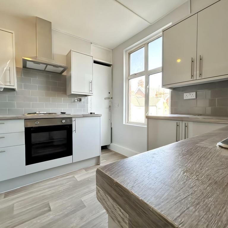 1 bedroom in a house share to rent - Photo 1