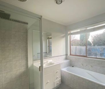 23 Franklin Parade, Lynbrook VIC - Photo 4