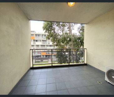 Just minutes to the station and all the local shops! - Photo 5