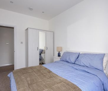 2 bedroom flat to rent - Photo 6