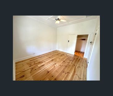 Beautifully Renovated Bungalow - Photo 5