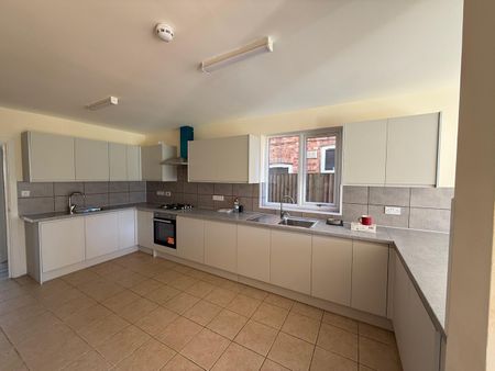 Room in a Shared House, Hindes Road, HA1 - Photo 5