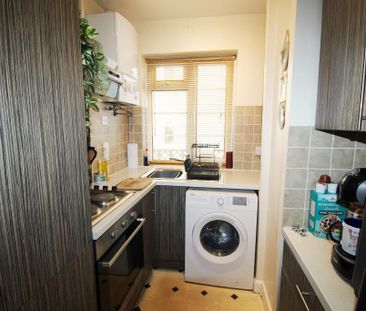 1 bedroom ground floor flat to rent - Photo 3