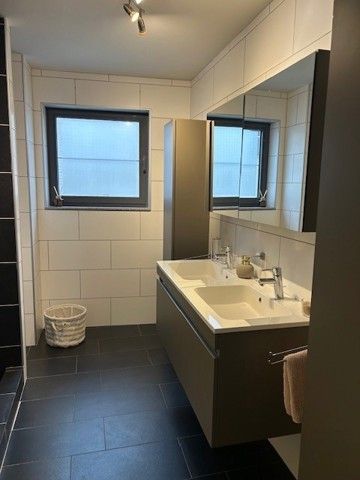 Gelijkvloers appartement met terras - Foto 4