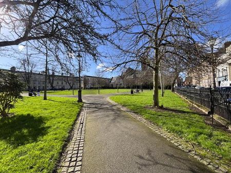 Apt 1, 5 Lower Crescent, Botanic, Belfast, BT7 1NR - Photo 3