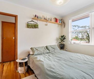 Easy Living - Photo 1