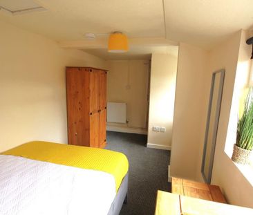 1 bedroom in a house share to rent - Photo 4