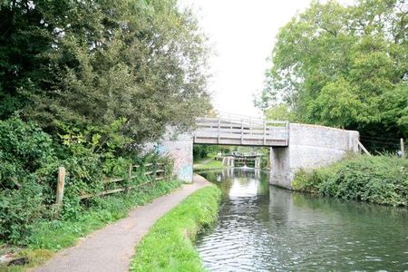 Walking Distance To Kings Langley Railway Station, WD4 - Photo 5