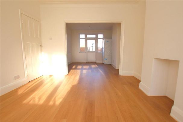 3 bedroom terraced house to rent - Photo 1