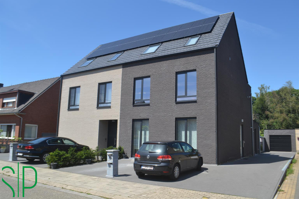 Recent duplex appartement met 2 slaapkamers en ruim terras. - Photo 1