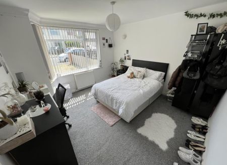 6 bedroom semi-detached house to rent - Photo 4