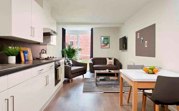 Silver Ensuite - Photo 1