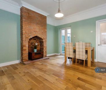 2 bedroom end of terrace house to rent - Photo 3