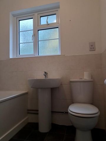 2 bedroom maisonette to rent - Photo 3